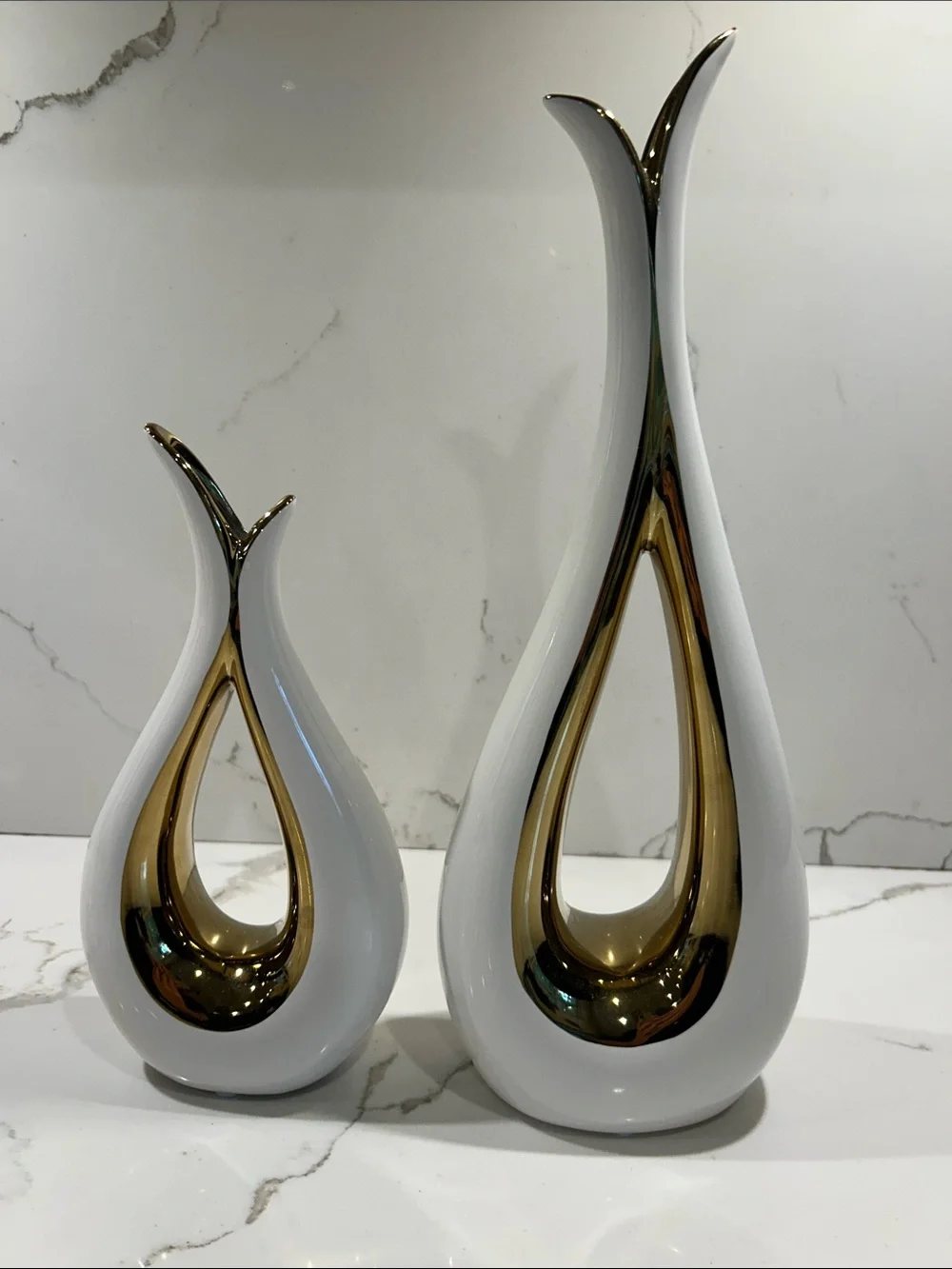 Elegant White and Gold Ceramic Teardrop Bud Vases - Home Accents